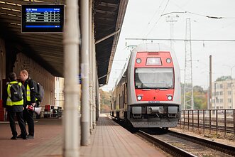 Evakuacijos procesas Vilniaus geležinkelio stotyje; traukinių stotis