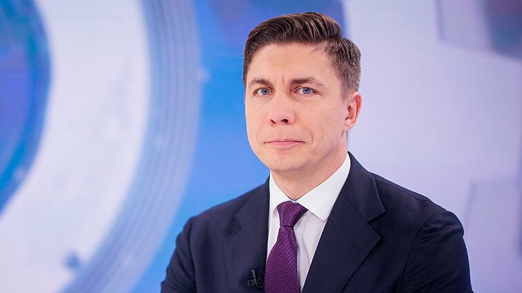 Dienos tema (su vertimu į gestų k.)