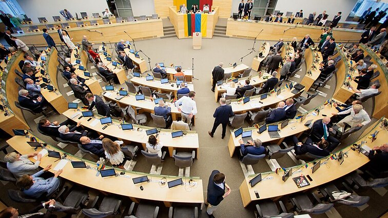 Valdiški pinigai – parlamentarų automobilių priežiūrai: pasirūpina ir šeimos transportu