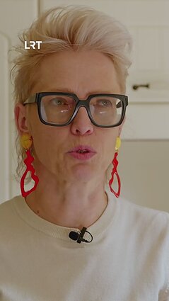 Menininkė Eglė Babilaitė apie aukso naudojimą kūriniuose: esu juo piktnaudžiavus