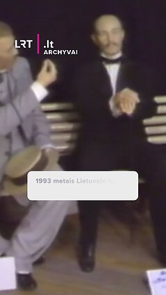 1993 metais Lietuvoje buvo demonstruota vaškinių figūrų paroda