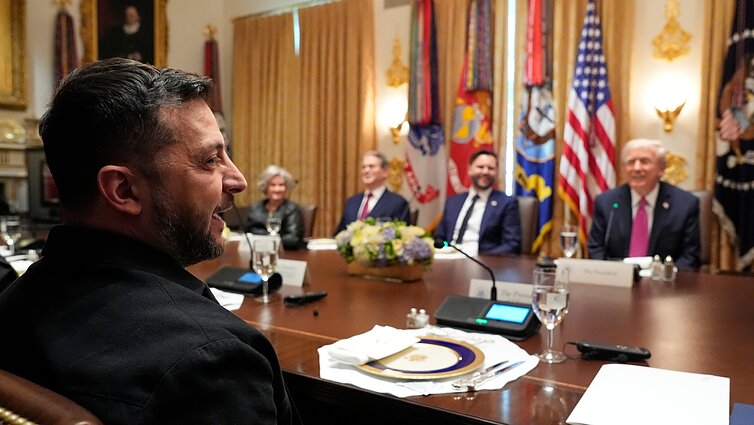 „Tomahawk“ negavęs Zelenskis iš Trumpo išgirdo: dabar laikas ne raketoms, o diplomatijai