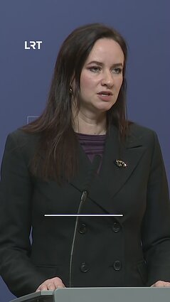 Ruginienė neslepia esanti pasipiktinusi Šakaliene