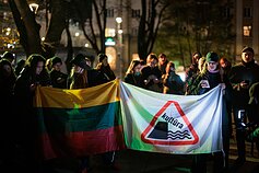Tęsiantis kultūros bendruomenės protestams, prie Vyriausybės skambėjo lietuviškos dainos Tęsiantis kultūros bendruomenės protestams, prie Vyriausybės skambėjo lietuviškos dainos