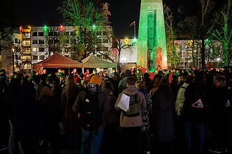 Tęsiantis kultūros bendruomenės protestams, prie Vyriausybės skambėjo lietuviškos dainos Tęsiantis kultūros bendruomenės protestams, prie Vyriausybės skambėjo lietuviškos dainos