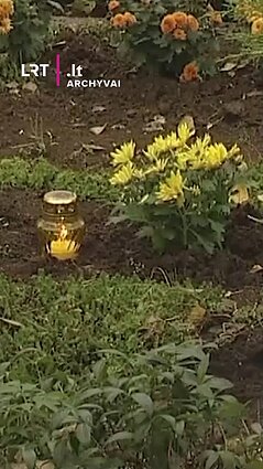 2004 m. madingos buvo ir spalvotos kapų žvakės