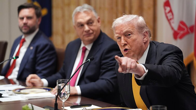 Aptarė Trumpo sankcijų poveikį Europai: „Bent kol kas tai yra eros pabaiga“