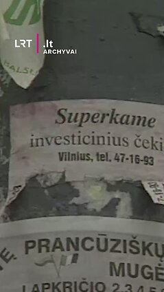 Reklamos „Superkame investicinius čekius“ puikavosi ant kiekvieno kampo