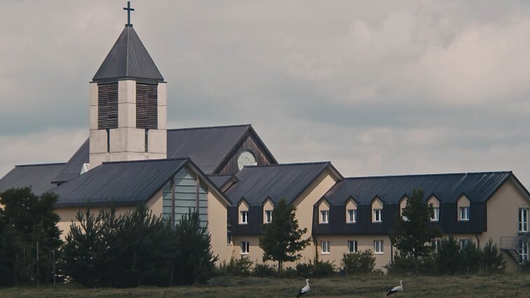 Pasivaikščiojimas po Palendrių vienuolyną: pokalbiai su vienuoliais ir žvilgsnis į rutiną