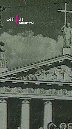 Arkikatedra sovietmečiu stovėjo be ikoniškų skulptūrų, 1996 m. planuotas jų atstatymas