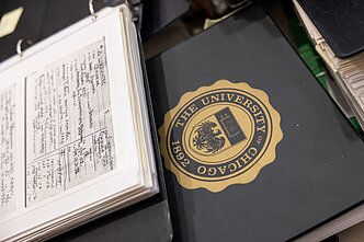 Two US scholars handed over to the Genocide and Resistance Research Centre of Lithuania copies of inmate registry cards and a digital database from Russia’s Vladimir Prison