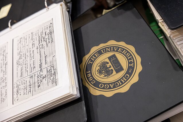 Two US scholars handed over to the Genocide and Resistance Research Centre of Lithuania copies of inmate registry cards and a digital database from Russia’s Vladimir Prison