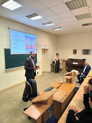 Профорієнтаціїна зустріч представників КАІ в Міжнародній українській школі Литви