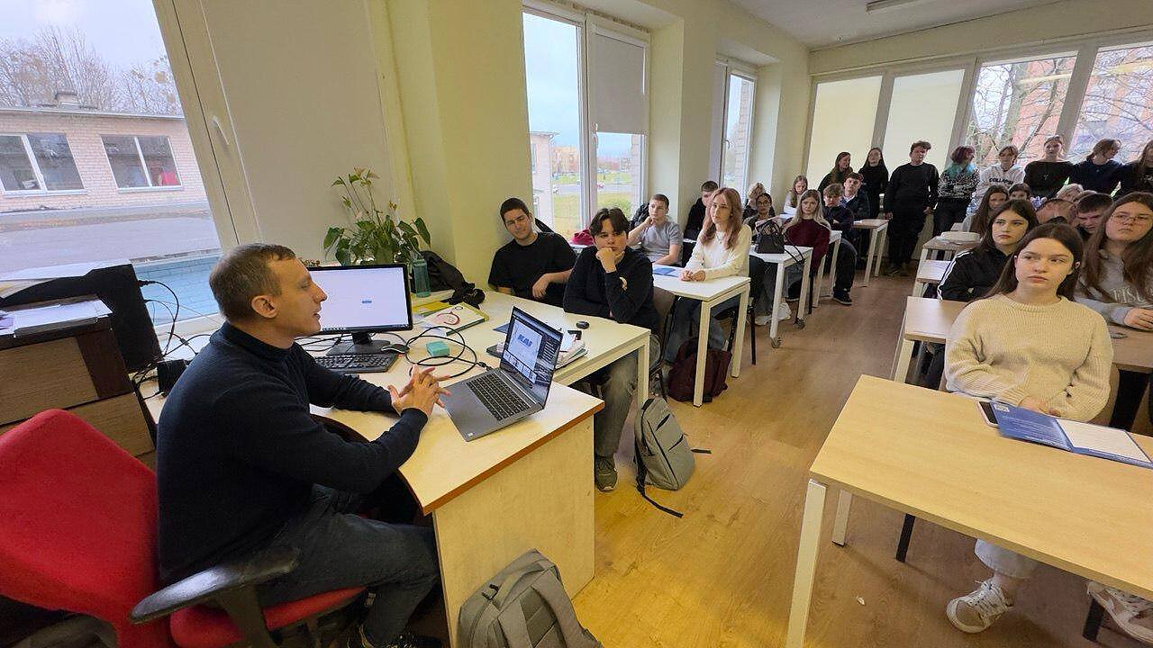 Профорієнтаціїна зустріч представників КАІ в Міжнародній українській школі Литви