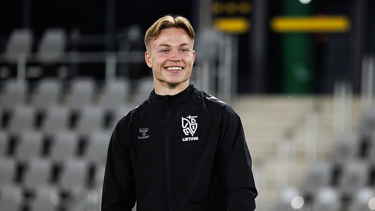 Futbolo rinktinėje debiutavęs Burba: kažkoks sapnas, reikia, kad kažkas įžnybtų