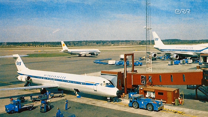 Trips to Arlanda Airport in Stockholm in the late 1970s with his photographer father sparked Thomas' interest in civil aviation.