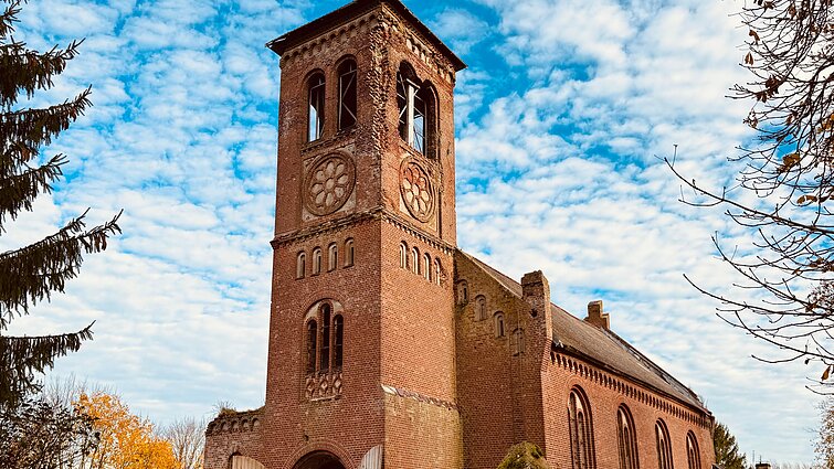 Plyta po plytos atstatomoje Plaškių evangelikų liuteronų bažnyčioje – Reformacijos šventė