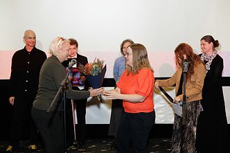 Europos kino festivalis „Scanorama“ šeštadienį surengė apdovanojimų ceremoniją, kurioje buvo apdovanoti Trumpametražių filmų konkursinės programos „Europos blyksniai“ laureatai. Europos kino festivalis „Scanorama“ šeštadienį surengė apdovanojimų ceremoniją, kurioje buvo apdovanoti Trumpametražių filmų konkursinės programos „Europos blyksniai“ laureatai.