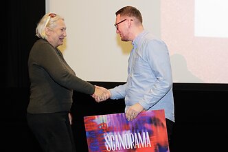 Europos kino festivalis „Scanorama“ šeštadienį surengė apdovanojimų ceremoniją, kurioje buvo apdovanoti Trumpametražių filmų konkursinės programos „Europos blyksniai“ laureatai. Europos kino festivalis „Scanorama“ šeštadienį surengė apdovanojimų ceremoniją, kurioje buvo apdovanoti Trumpametražių filmų konkursinės programos „Europos blyksniai“ laureatai.