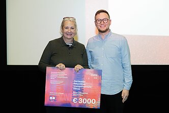 Europos kino festivalis „Scanorama“ šeštadienį surengė apdovanojimų ceremoniją, kurioje buvo apdovanoti Trumpametražių filmų konkursinės programos „Europos blyksniai“ laureatai. Europos kino festivalis „Scanorama“ šeštadienį surengė apdovanojimų ceremoniją, kurioje buvo apdovanoti Trumpametražių filmų konkursinės programos „Europos blyksniai“ laureatai.