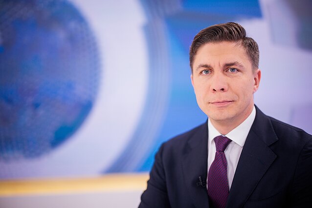 Dienos tema (su vertimu į gestų k.)