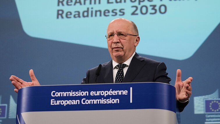 Kubilius: Europoje atsiranda supratimas, kad iš JAV galima tikėtis tik branduolinio skėčio