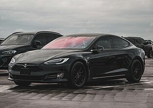 „Tesla Model S“