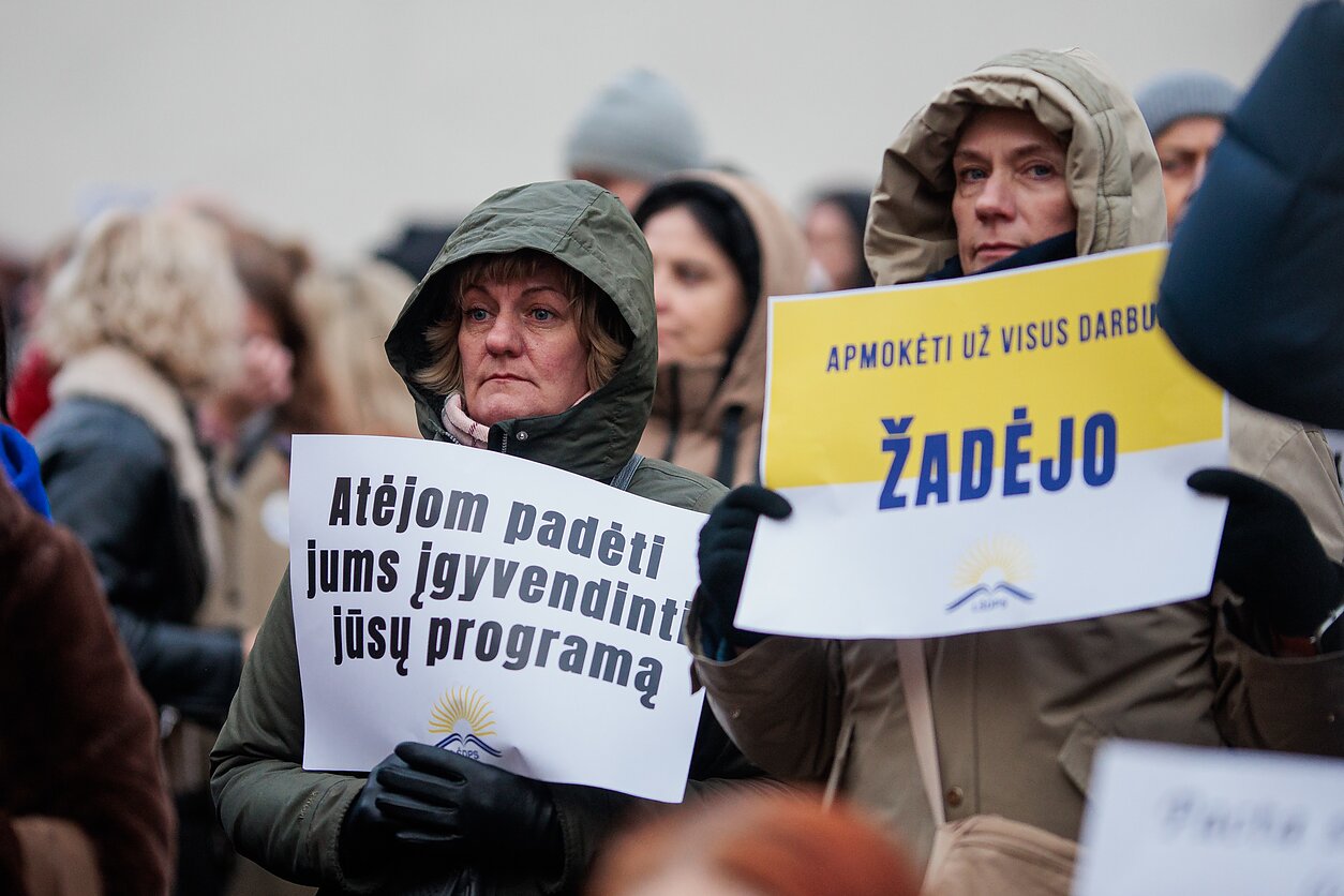 Pedagogų mitingas prie Švietimo, mokslo ir sporto ministerijos Pedagogų mitingas prie Švietimo, mokslo ir sporto ministerijos