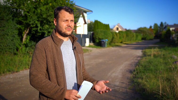 Gyventojai piktinasi dulkančia, pavojinga gatve: savivaldybei ji – „neprioritetinė“