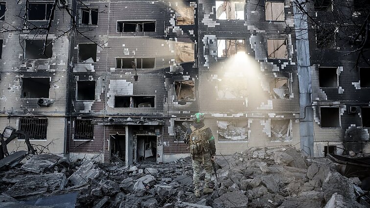 Taikos planas kelia nerimą: Ukraina turėtų mažinti kariuomenę, rusų k. paversti valstybine