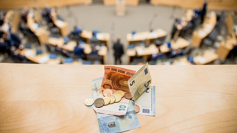 Bartkus: jei nesurasime, kaip papildyti biudžetą, būsime priversti susigalvoti mokesčių