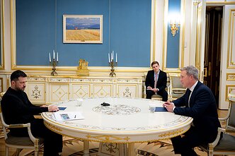 Volodymyras Zelenskis ir Danas Driscollis Volodymyras Zelenskis ir Danas Driscollis