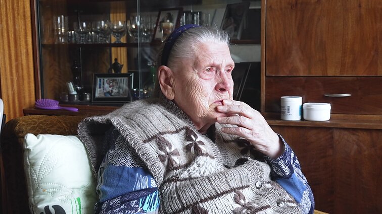 Individualios slaugos paslaugas gaunanti senjorė: labai skauda, jog vaikai neranda laiko