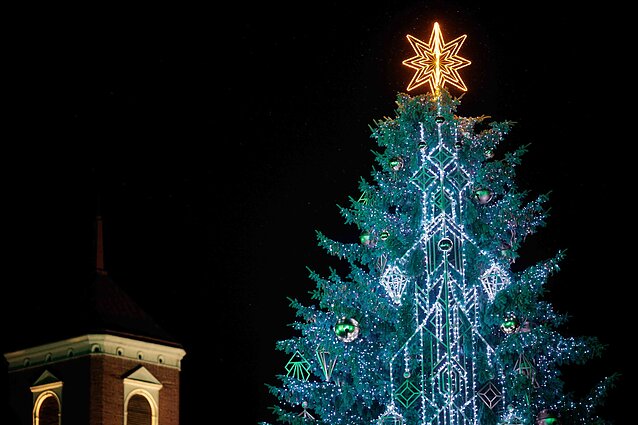 Kaune įžiebta Kalėdų eglė
