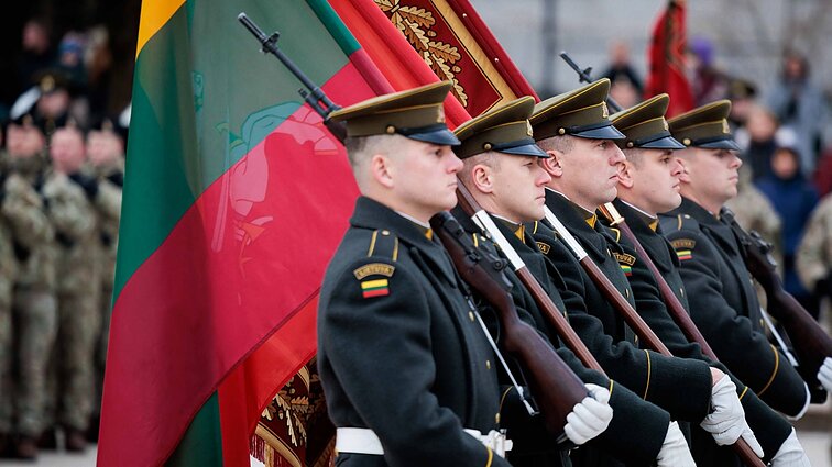 Lietuvos kariuomenės diena. Iškilminga rikiuotė Katedros aikštėje