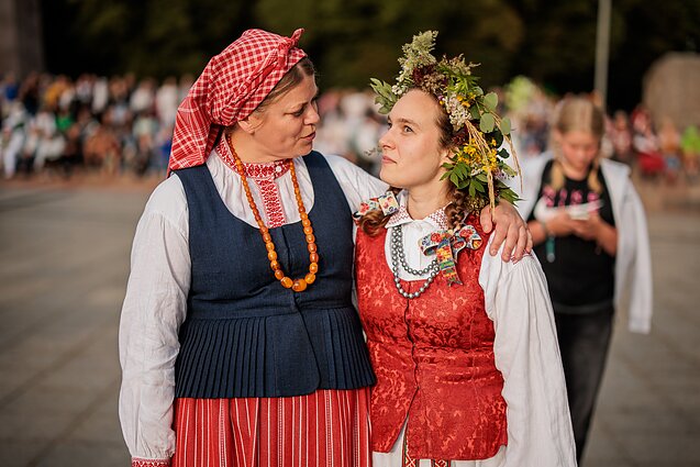 Dainų šventė Katedros aikštėje. Folkloro diena