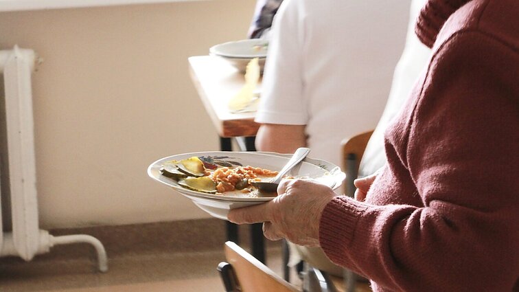 Labdaros valgyklos pritrūko daržovių: sriubas tenka virti be jų