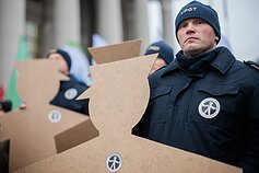 Prie Seimo įvyko pareigūnų protestas Prie Seimo įvyko pareigūnų protestas