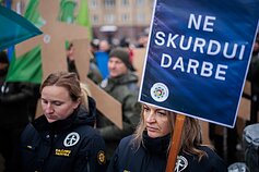 Протест сотрудников уставных служб у Сейма Протест сотрудников уставных служб у Сейма