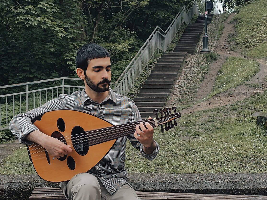 Kadim Mazin and his oud 