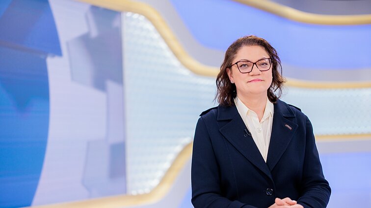 Dienos tema (su vertimu į gestų k.)