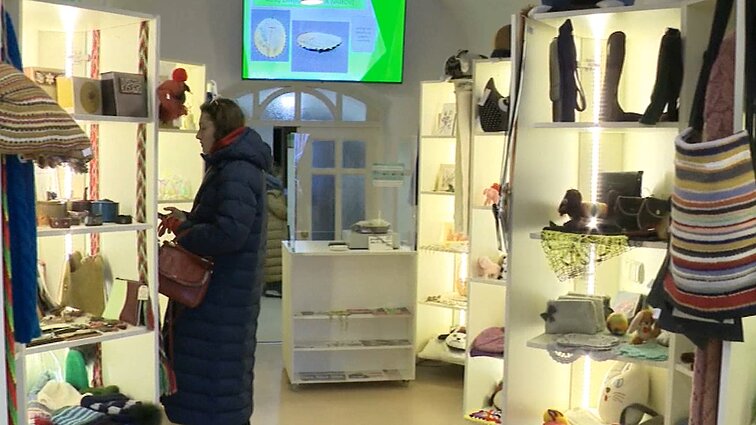 Vilnius uždaro virš 20 metų veikusią žmonių su negalia dirbinių parduotuvę: iškils kavinė