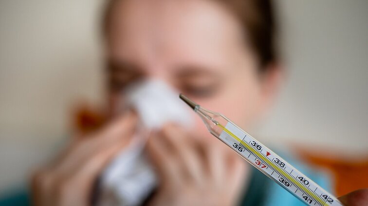 Daugėja sergančiųjų gripu: specialistė primena – skiepytis nevėlu viso sezono metu