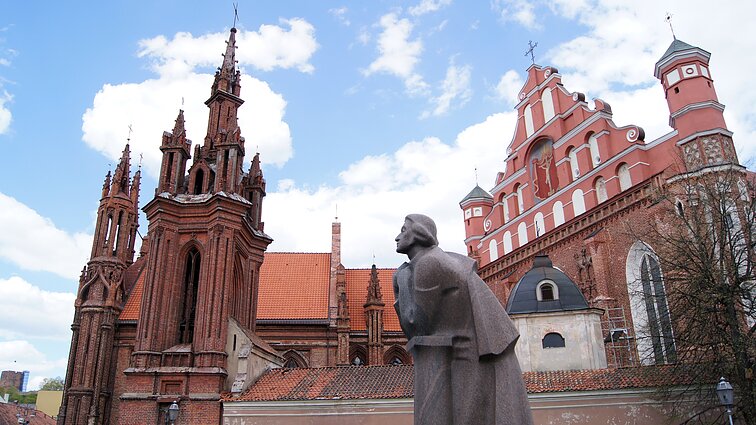 Pomnik Adama Mickiewicza w Wilnie