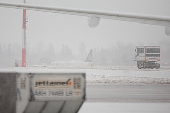 Vilniaus oro uoste nuo tako nuriedėjo lėktuvas