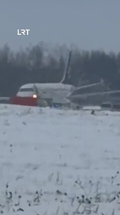 Vilniaus oro uoste nuo tako nuriedėjo lėktuvas