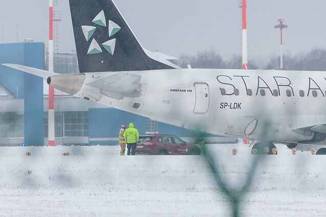 A LOT Polish Airlines plane skidded off a taxiway at Vilnius Airport
