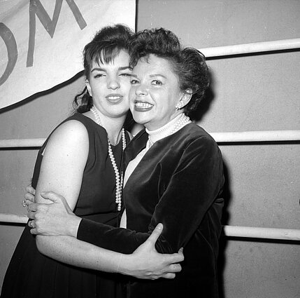 Liza Minnelli ir Judy Garland Liza Minnelli ir Judy Garland