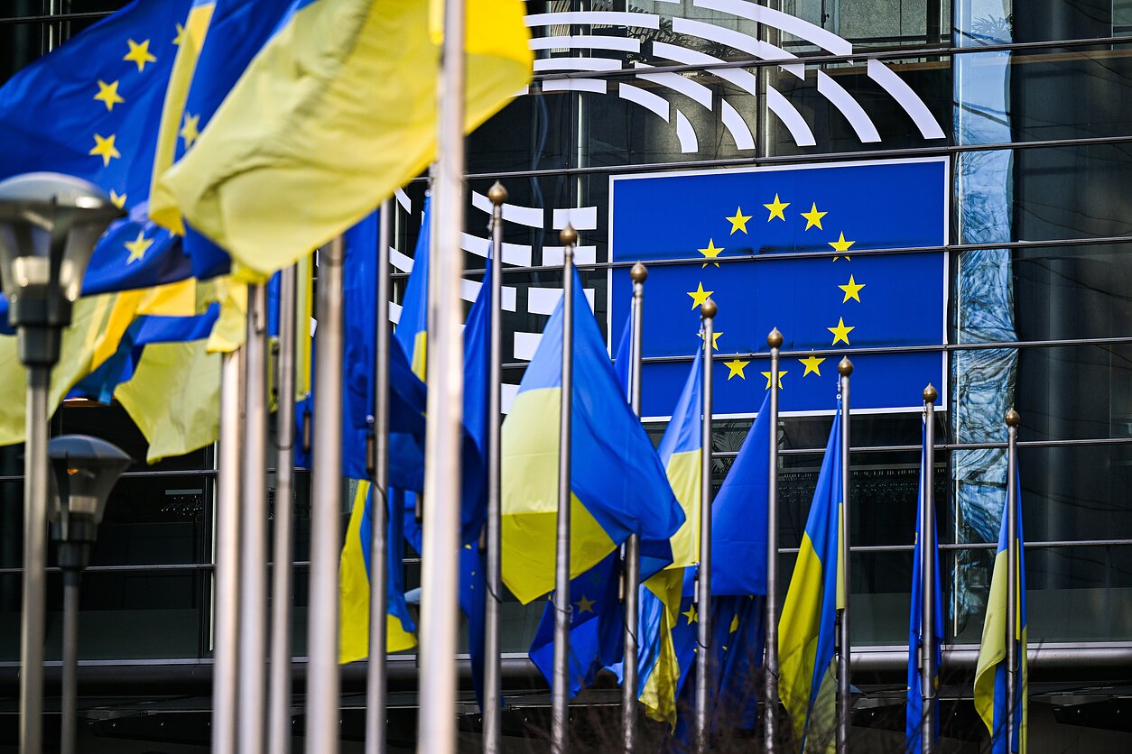 ES ir Ukrainos vėliavos prie Europos Parlamento