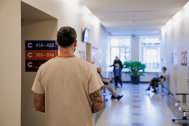 Kritikuoja galimus medicinos gydytojų darbo apribojimus: „Prasilenkia su logika“